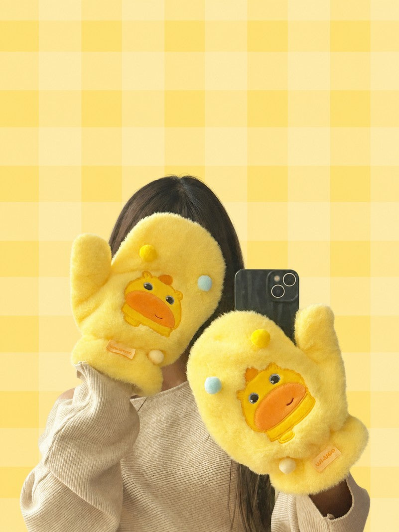 Officially Licensed Capybara Lulu Happy Lulu Plush Gloves (19 x 23 cm / 7.5 x 9.1 in)