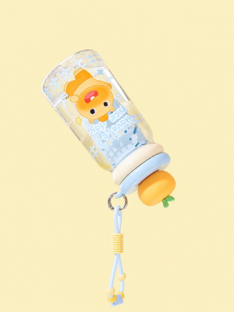 Officially Licensed Capybara Lulu Tritan Water Bottle, 550 mL